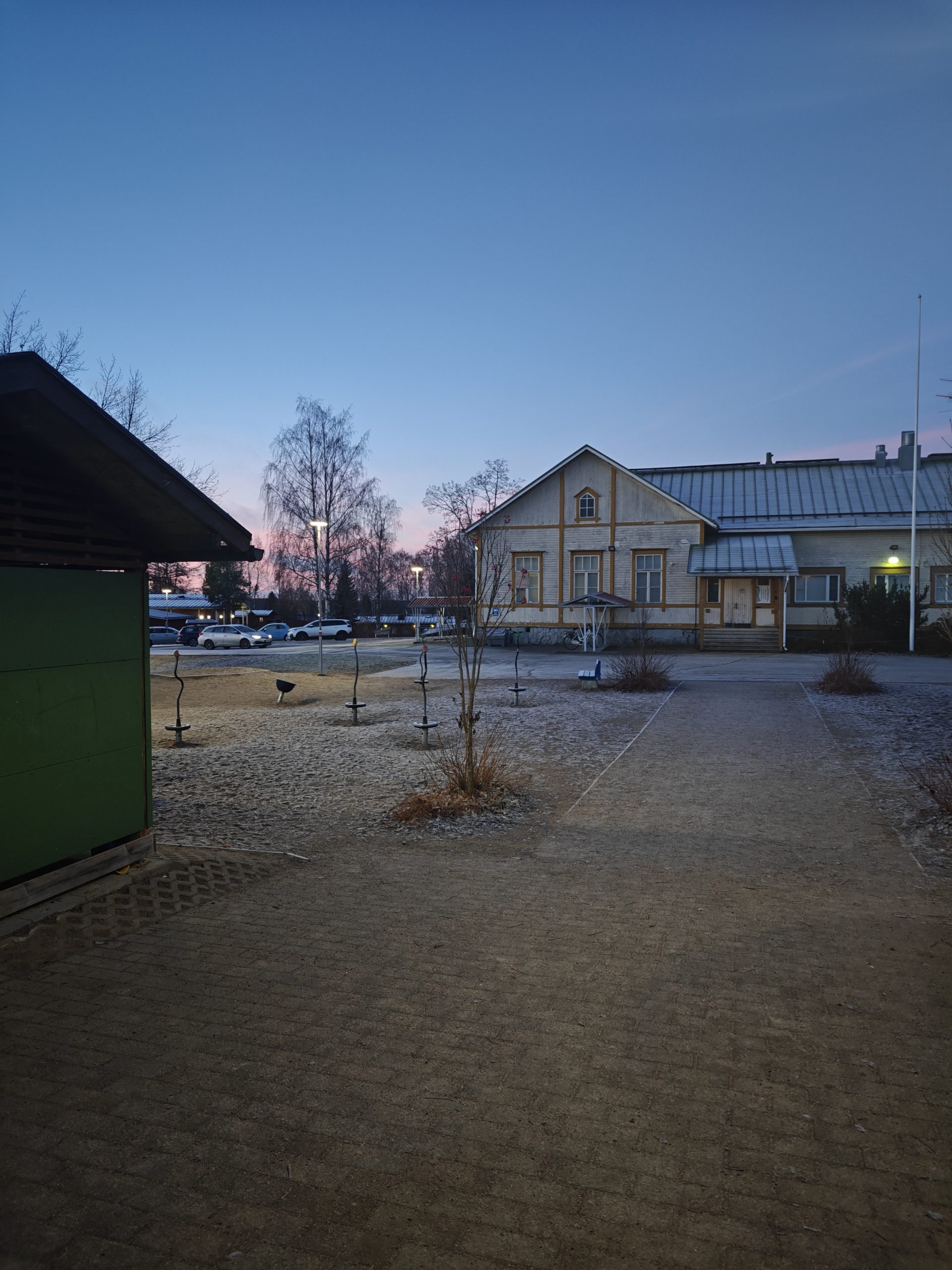 "Poliisi lisää läsnäoloa kouluilla"